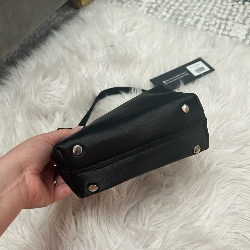 Black Handbag - Picture 3 of 6